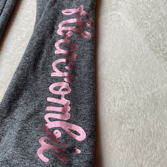 Abercrombie kids gray sweat pants with abercrombie in pink metallic foil - Picture 2 of 3